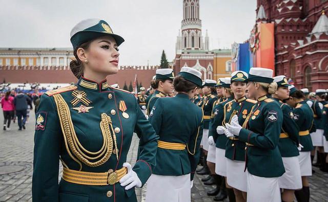 中国参加俄罗斯阅兵现场视频，展现大国间的友谊与军事合作，中俄阅兵现场视频，展现大国友谊与军事合作的壮丽画卷