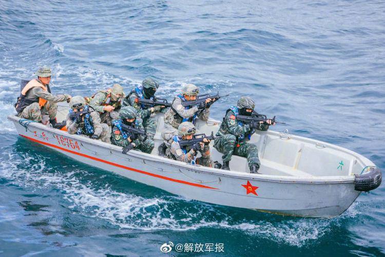 蛟龙突击队反恐演练，锻造新时代反恐精英，蛟龙突击队反恐演练，锻造新时代反恐精英力量