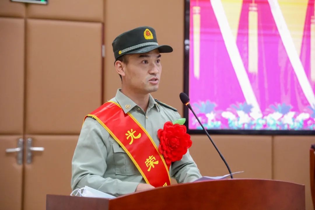 退役军官,荣耀与担当,退役军官,荣耀与担当的交织之路