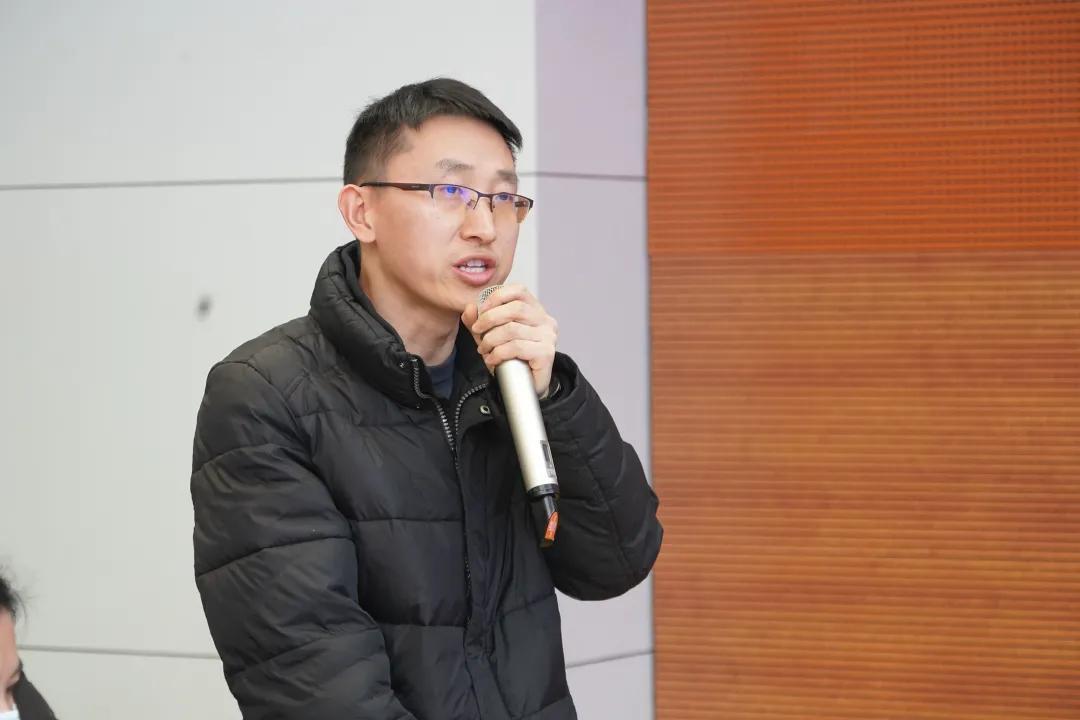新闻发布会答记者问，揭示真相与展望未来，新闻发布会揭秘真相，展望未来发展