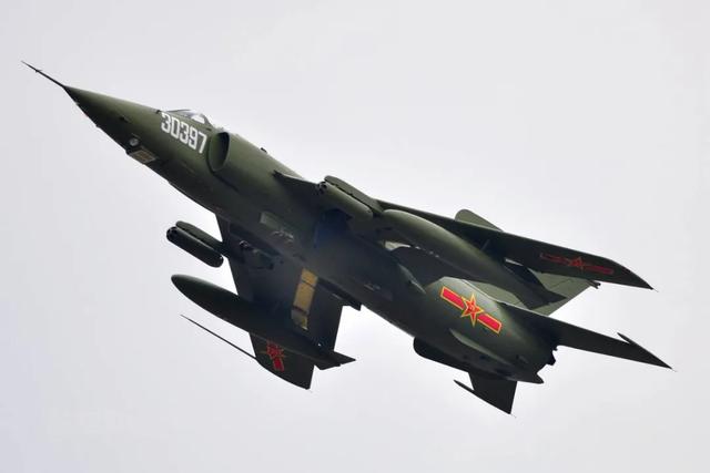 A-10攻击机全挂载武器,空中力量的锐利之剑,A-10攻击机全挂载武器,空中锐利之剑展现实力