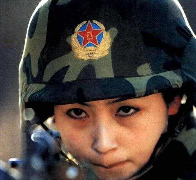 中国女兵,图片中的坚韧与力量——百度图片里的风采,中国女兵风采,坚韧与力量的图片展示——百度图片精选