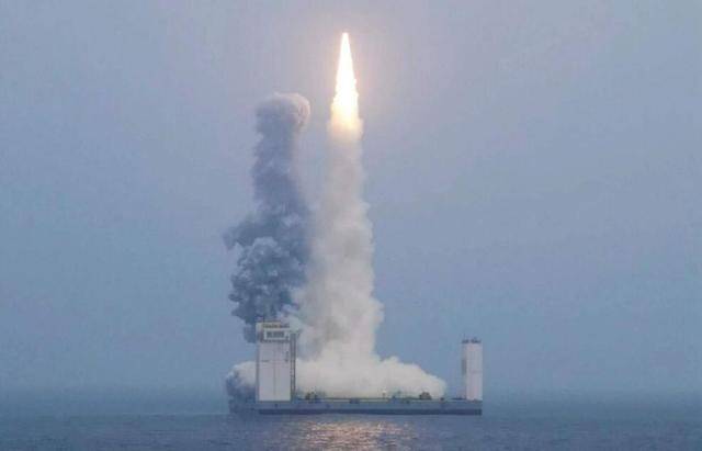 中国向南海发射东风-26导弹，战略威慑与和平守护的双重意义，中国南海战略威慑与和平守护，东风-26导弹发射的双重意义