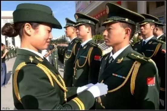 关于07式武警礼服的探讨,关于07式武警礼服的深度探讨