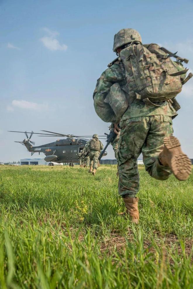 陆军壁纸图片大全图,展现荣耀与力量,陆军荣耀与力量,壁纸图片大全图展示