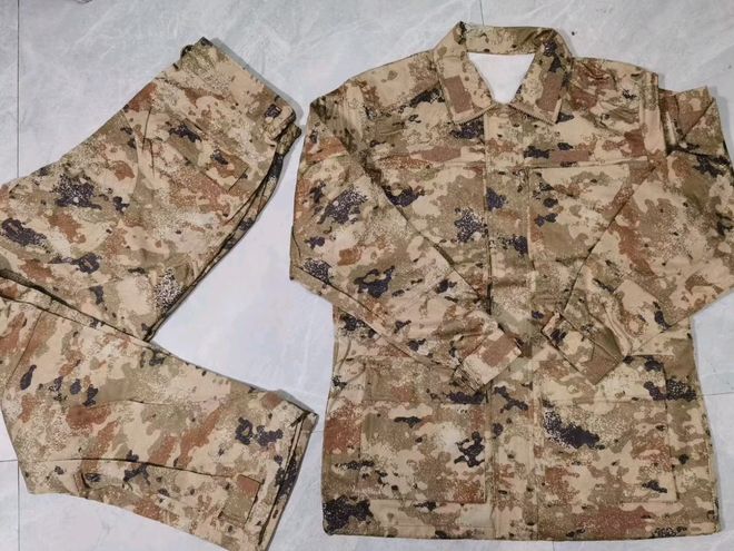 星空迷彩服的颜色组合，探索迷彩服的多元色彩，星空迷彩服色彩探索，多元色彩的魅力与探索