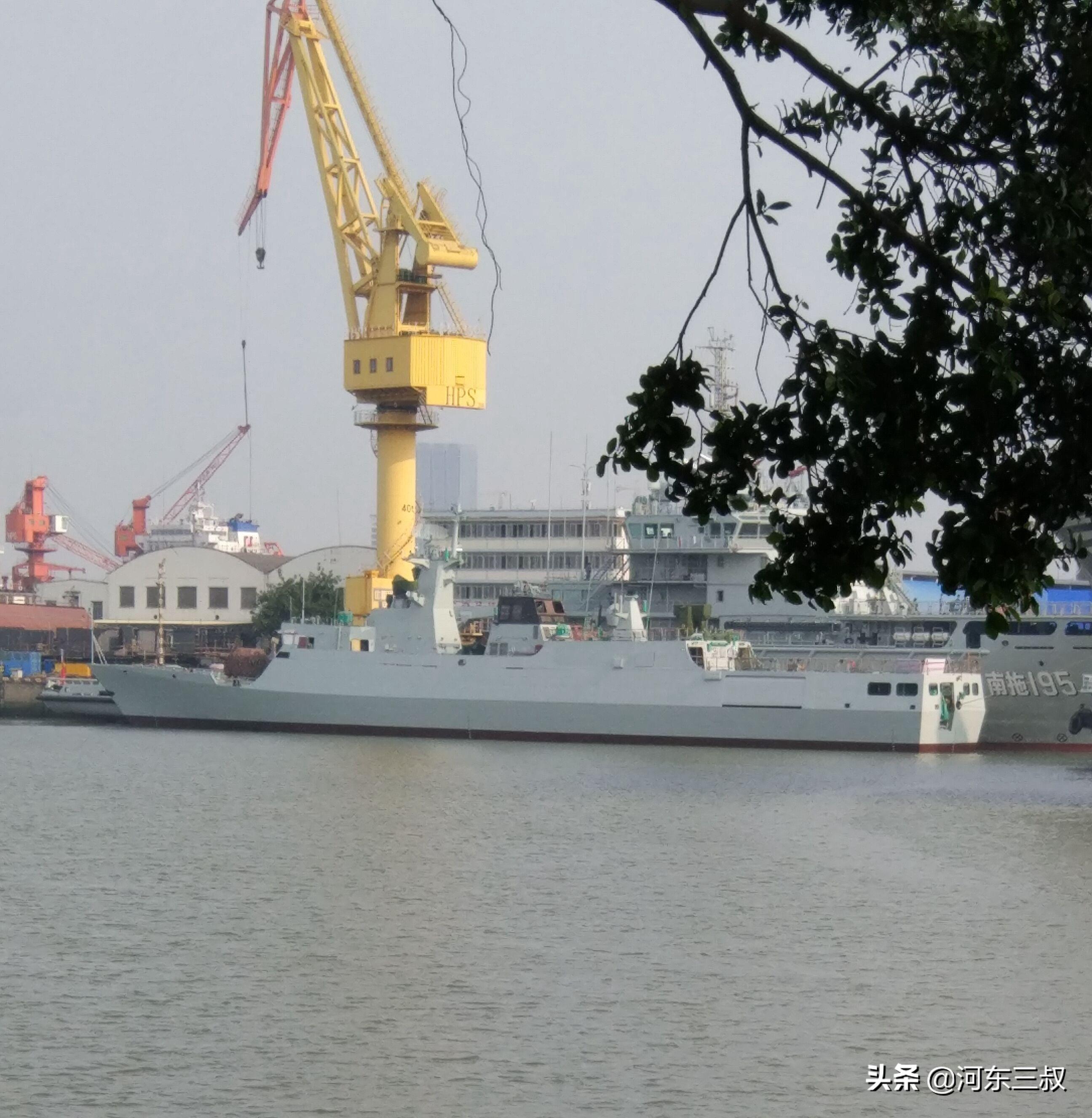 致敬中国海军，祝福之舟扬帆远航，致敬中国海军，祝福之舟扬帆远航，驶向深蓝海域