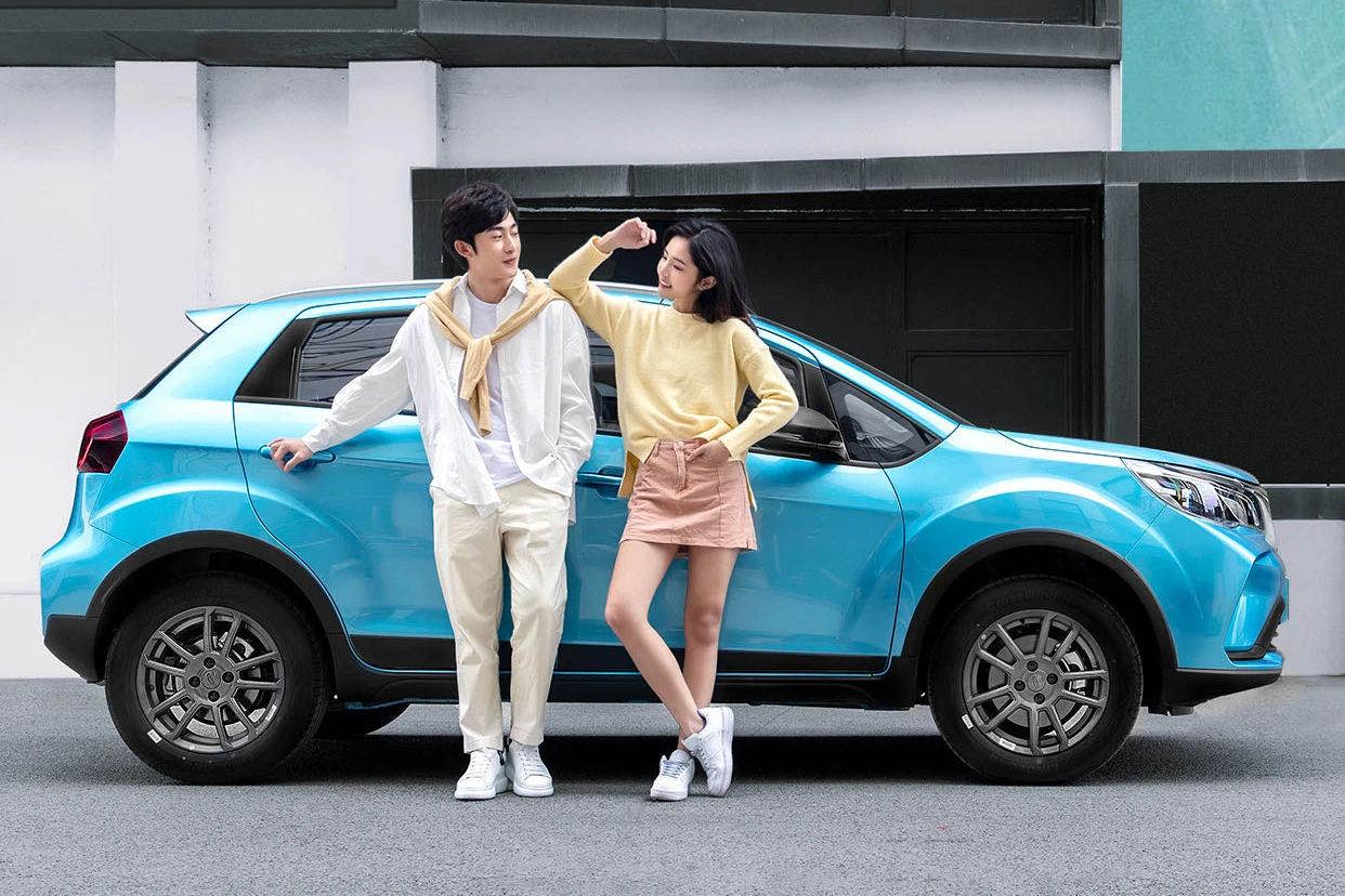 揭秘歼-15战斗机机翼折叠技术,一张照片的启示,揭秘歼-15战斗机机翼折叠技术,一张照片的深度解析