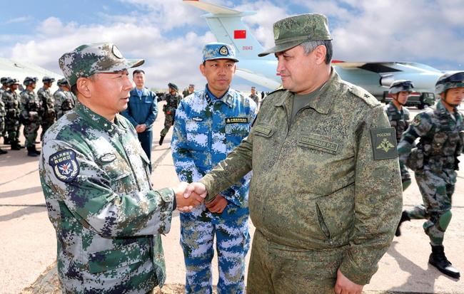 军事节目主持人关键简历,背景、职责与影响力,军事节目主持人关键简历,背景、职责与深远影响力解析