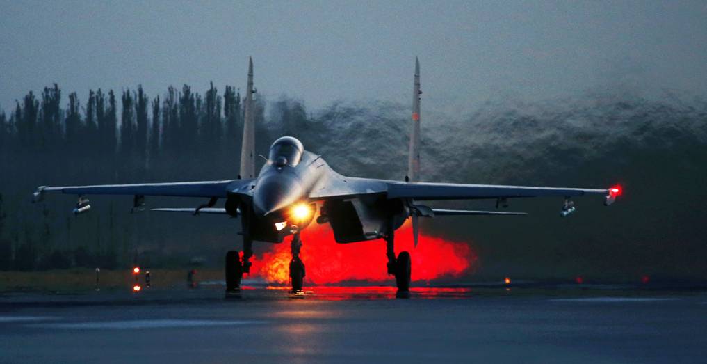 中巴空军雄鹰，共筑空中长城的友谊与力量，中巴空军雄鹰携手共筑空中长城，友谊与力量的象征