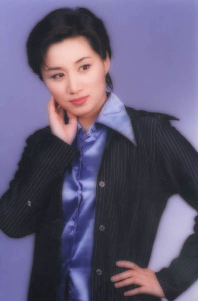 军事节目主持人金，声音与荣耀的象征，军事节目主持人金，声音背后的荣耀与传奇