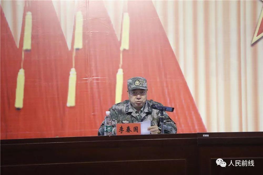 军官升不上去必须退伍吗，多重因素下的决策分析，军官晋升受阻是否必须退伍？多重因素下的决策探讨