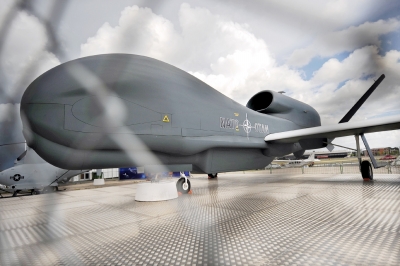 全球鹰无人机的服役年份及其影响,全球鹰无人机的服役年份及其深远影响