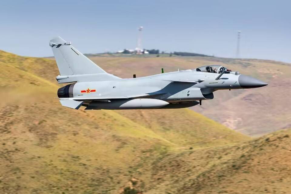 歼-10C战斗机的性能特点,歼-10C战斗机的性能优势解析