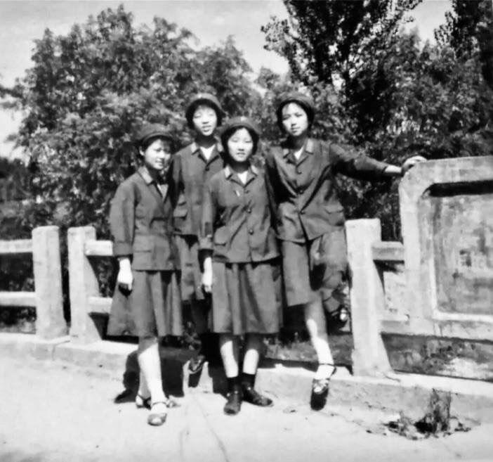国庆70周年阅兵女兵方队图片，展现巾帼英雄的荣耀时刻，国庆70周年阅兵女兵方队风采，巾帼英雄的荣耀瞬间