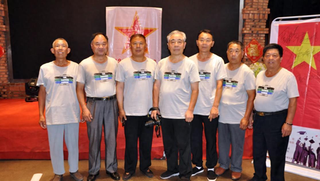 特别感人的军歌,旋律中的荣耀与牺牲,军歌中的荣耀与牺牲,感人旋律的震撼力量