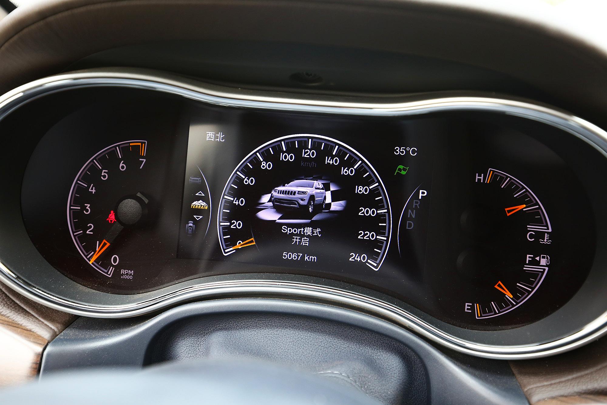 歼-16战斗机改进版,空中力量的崭新篇章,歼-16战斗机改进版,空中力量的新纪元