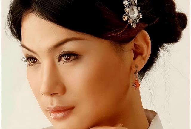 香港今晚必开一肖，探索生肖彩票的魅力与背后的文化逻辑，香港生肖彩票背后的文化逻辑与魅力探索，今晚必开一肖揭秘！