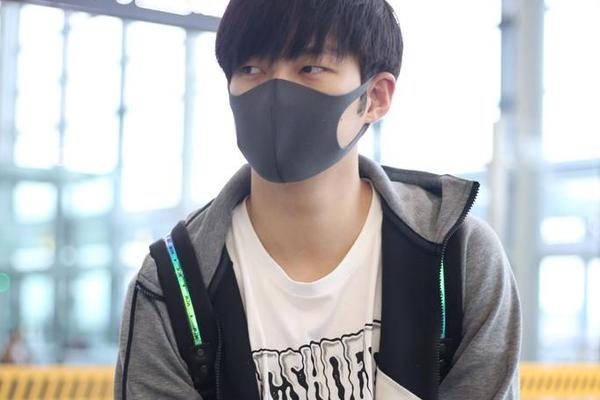 刘伯温与三肖选一肖,探寻神秘预测背后的故事,刘伯温与三肖选一肖,揭秘神秘预测背后的传奇故事