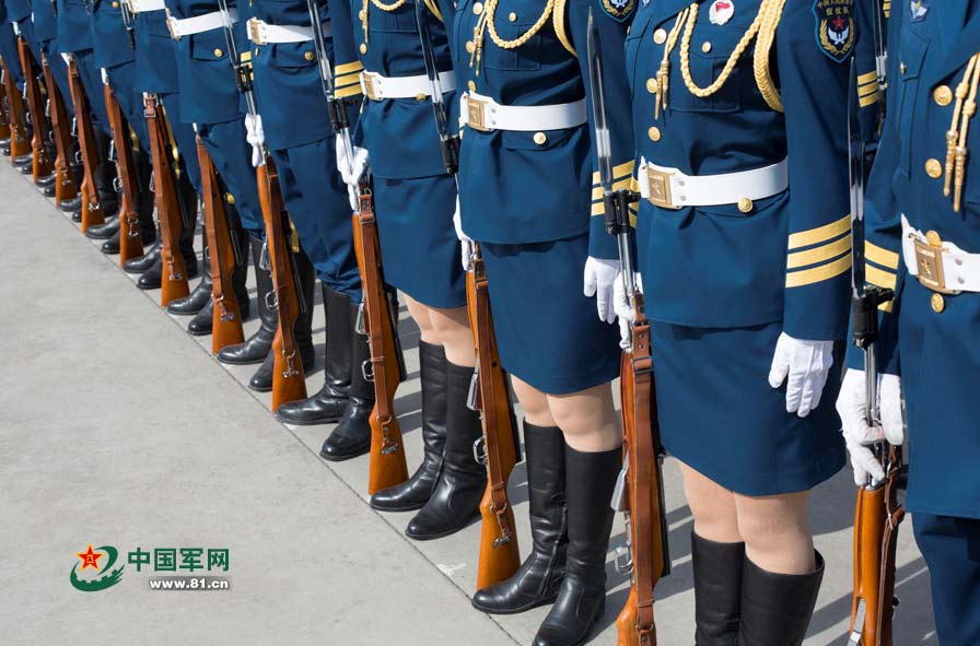 中国人民解放军仪仗队女兵，外国人的视角，中国人民解放军仪仗队女兵，外国人的观察视角