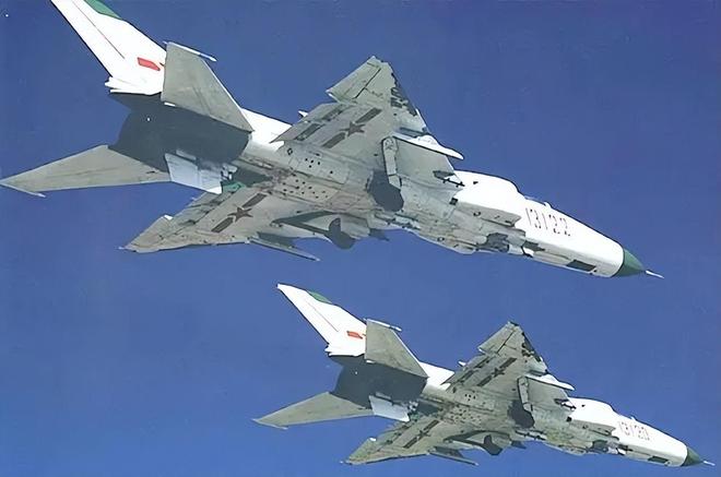 歼八战斗机的驾驶舱简介,歼八战斗机驾驶舱概览