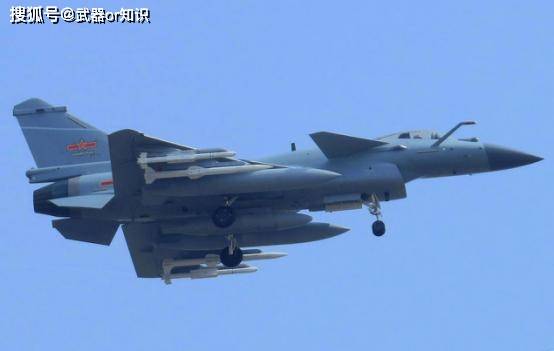 歼八战斗机的驾驶舱简介,歼八战斗机驾驶舱概览