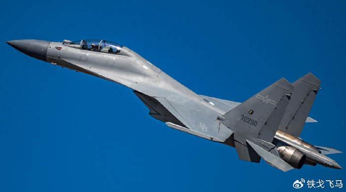 歼-16,小尺寸,大智慧,歼-16,小尺寸蕴含大智慧