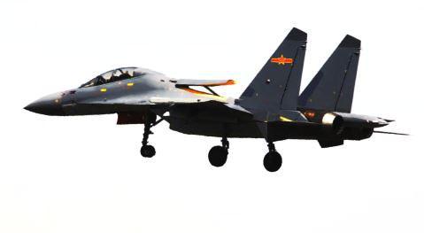 歼-16战机甩出尾流,揭示空中力量的独特魅力与卓越性能,歼-16战机尾流炫技,空中力量的独特魅力与卓越性能展示