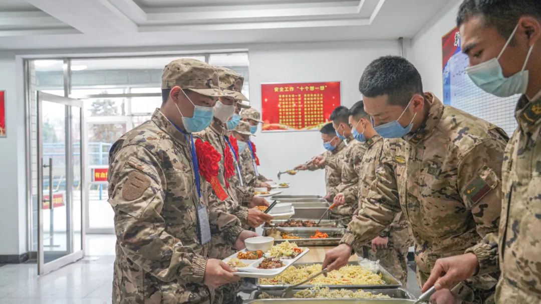 武警新兵服装,荣耀与责任,武警新兵服装,荣耀与责任的象征