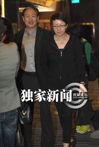 宋丹丹老公揭秘,背后的那个男人究竟是谁?,宋丹丹背后的神秘男人,揭秘其老公身份!