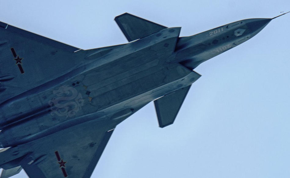 歼-20试飞背后的故事,挑战与牺牲的交织,歼-20试飞背后的故事,挑战与牺牲的交织之路