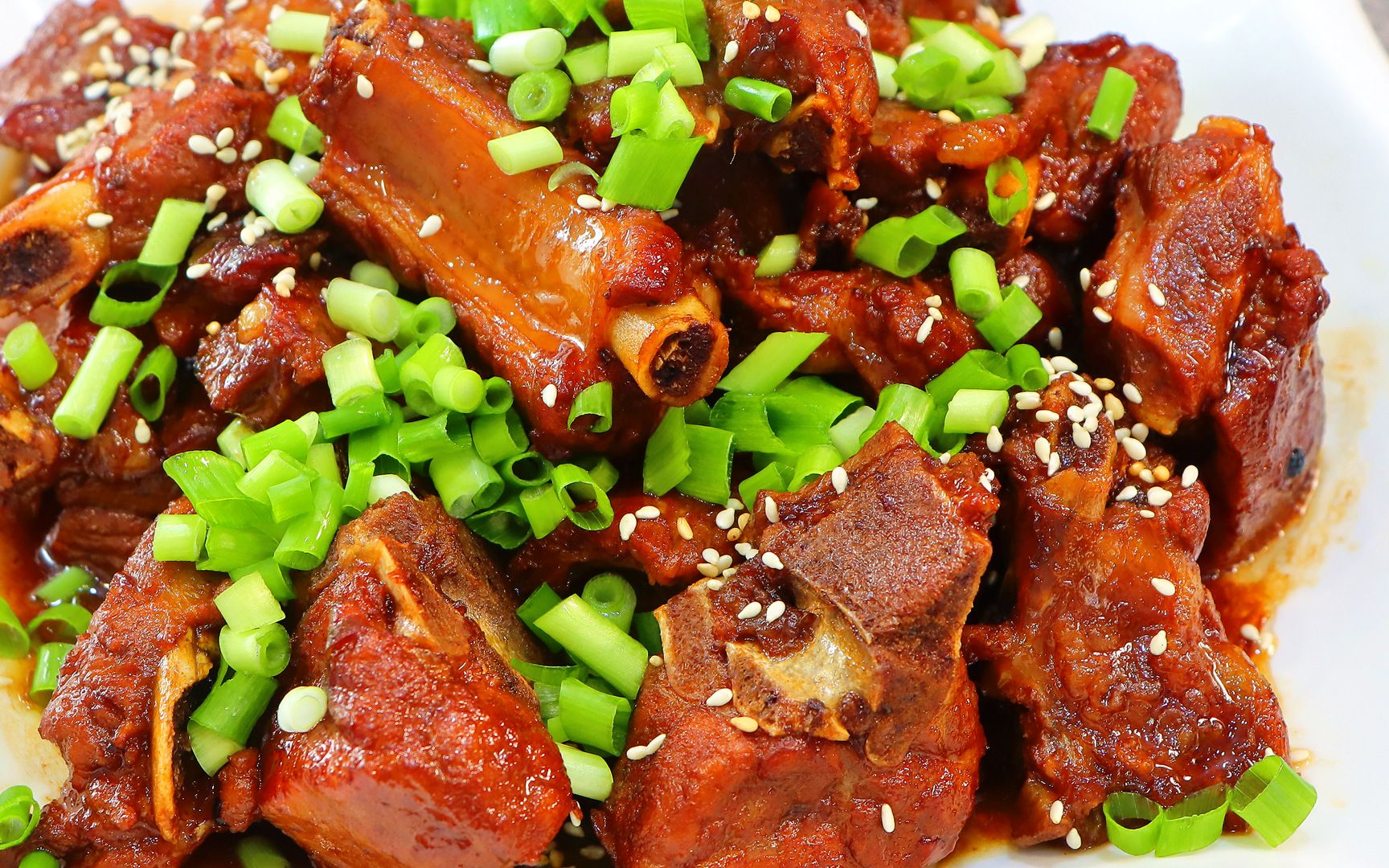 红烧排骨,美味秘诀与制作视频指南,红烧排骨,美味秘诀及独家制作视频指南