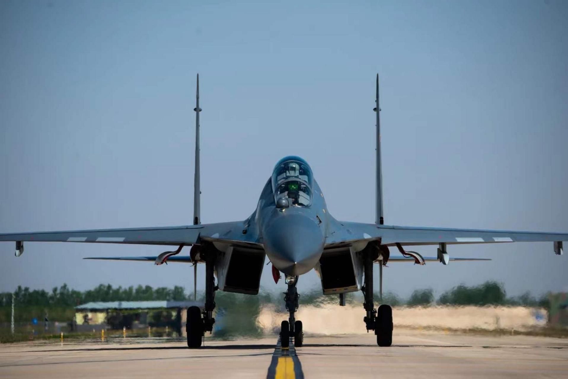 歼-16战斗机尺寸参数深度解析,歼-16战斗机尺寸参数全面解析