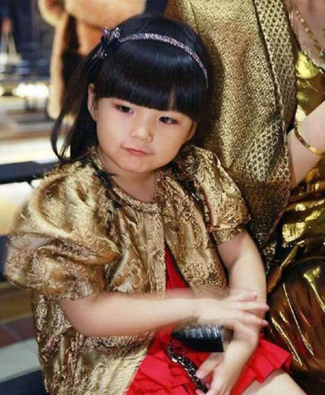 林心如第二个宝宝的成长之旅,揭秘宝宝几个月的成长点滴,林心如二宝成长之旅,揭秘宝宝成长点滴