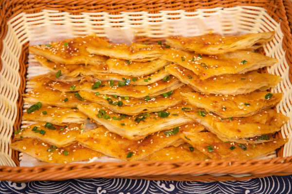 千层饼酱香饼,探寻美食技艺的源头与传承之路,千层饼酱香饼,美食技艺之源与传承之旅